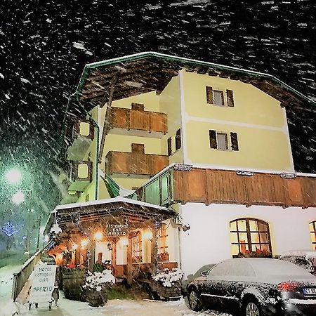 Hotel Tosa มาดอนนาดีกัมปิโญ ภายนอก รูปภาพ