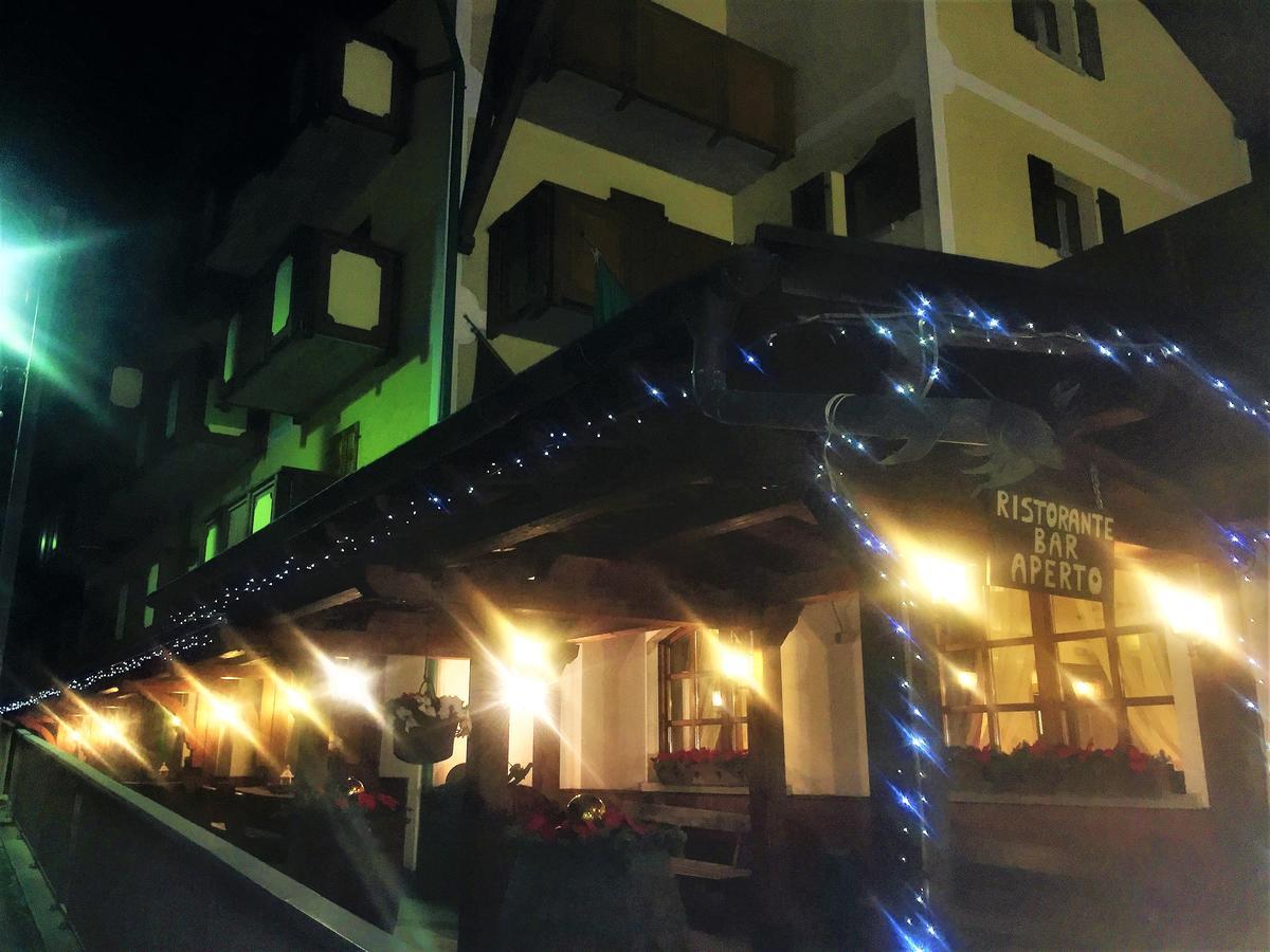 Hotel Tosa มาดอนนาดีกัมปิโญ ภายนอก รูปภาพ