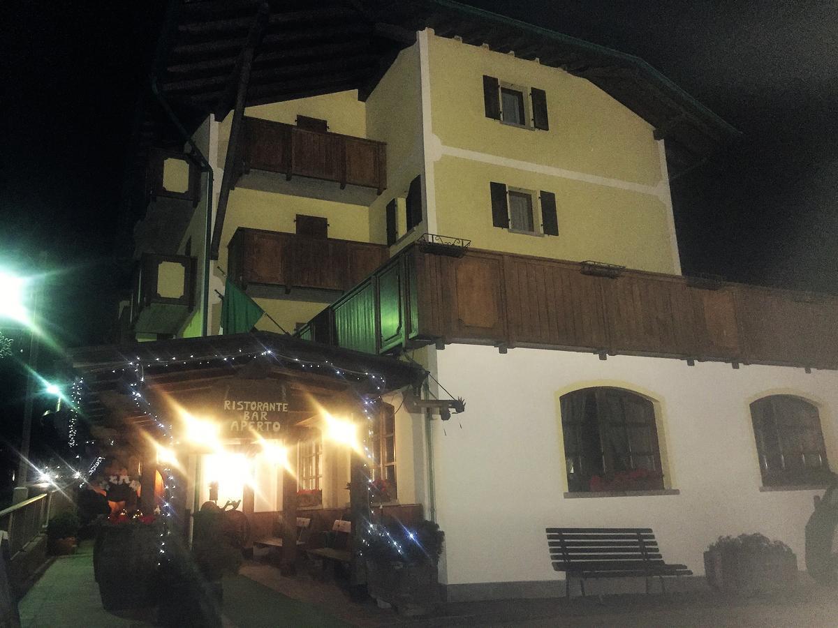 Hotel Tosa มาดอนนาดีกัมปิโญ ภายนอก รูปภาพ