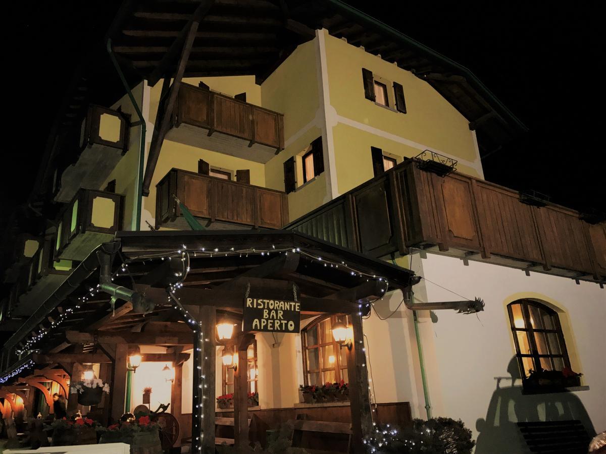 Hotel Tosa มาดอนนาดีกัมปิโญ ภายนอก รูปภาพ