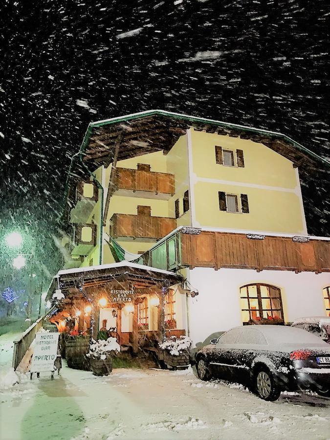Hotel Tosa มาดอนนาดีกัมปิโญ ภายนอก รูปภาพ